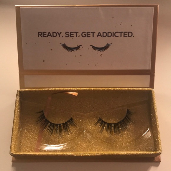 Lashes - Picture 2 of 2